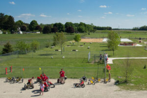 fun-stuff-horseshoes-cornhole-img-1-800x600